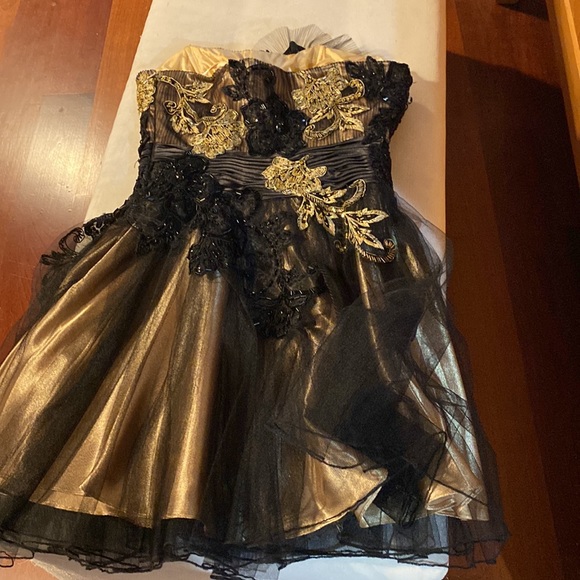 Prom or party dress, never worn, Feriani Couture looking for a good home - Picture 2 of 2